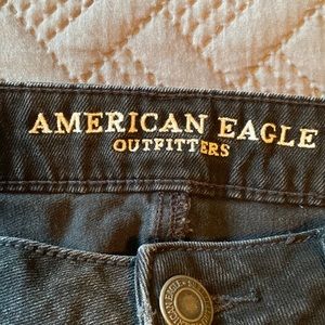 American Eagle tomgirl midi jean shorts size 8